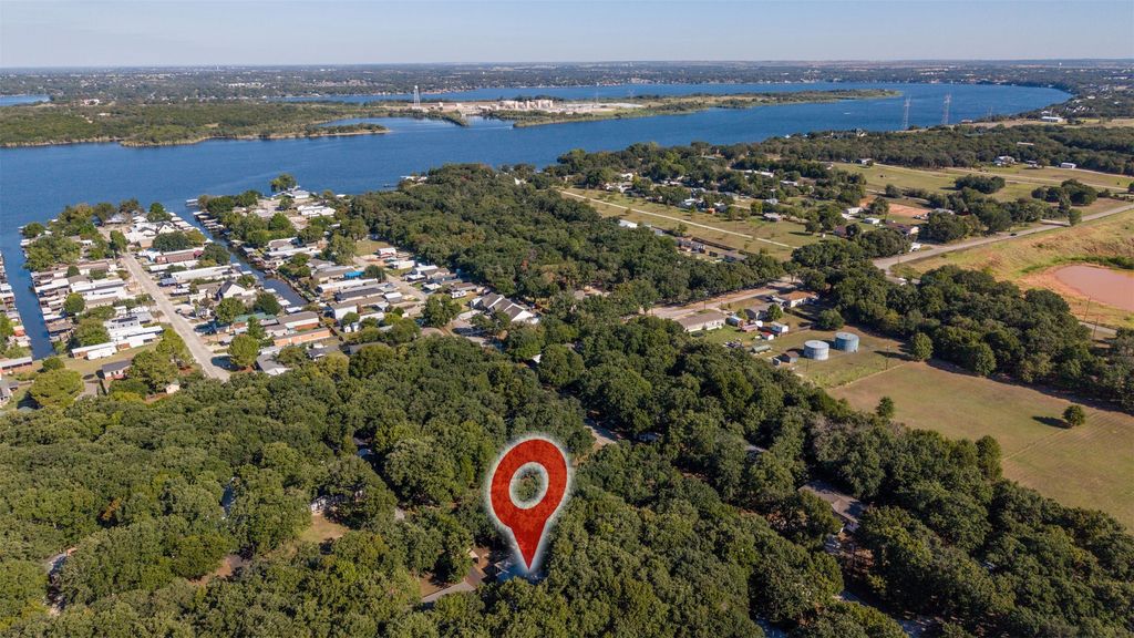 4647 Lyndi Lane, Granbury, TX 76049 — exterior