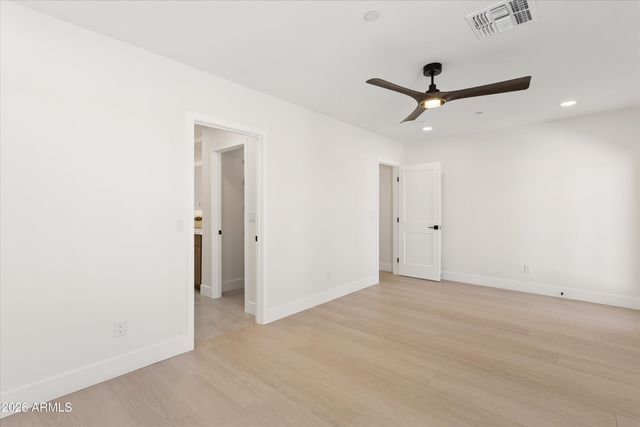 8236 E CAMBRIDGE Avenue, Scottsdale, AZ 85257