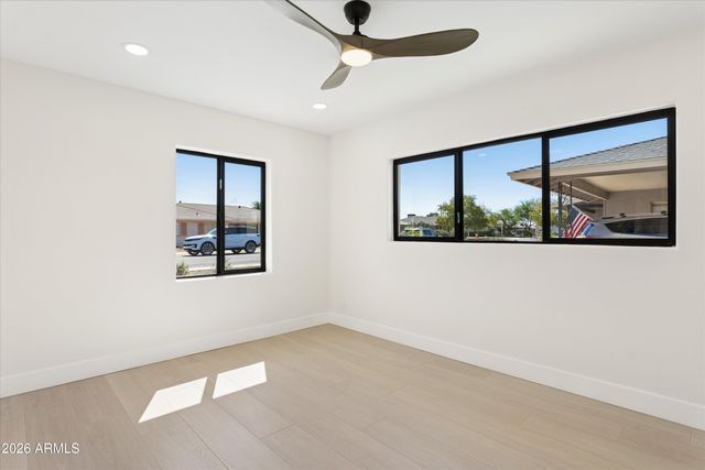 8236 E CAMBRIDGE Avenue, Scottsdale, AZ 85257