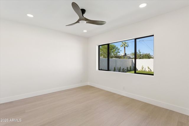 8236 E CAMBRIDGE Avenue, Scottsdale, AZ 85257