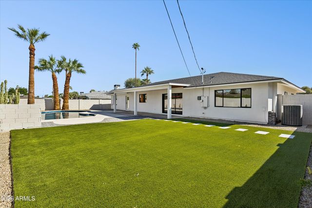 8236 E CAMBRIDGE Avenue, Scottsdale, AZ 85257