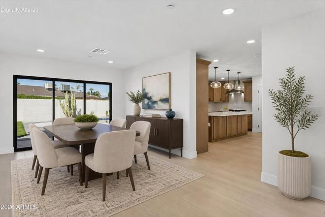 8236 E CAMBRIDGE Avenue, Scottsdale, AZ 85257