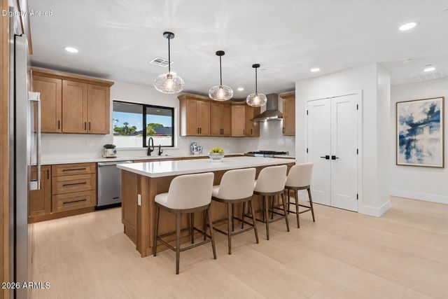 8236 E CAMBRIDGE Avenue, Scottsdale, AZ 85257