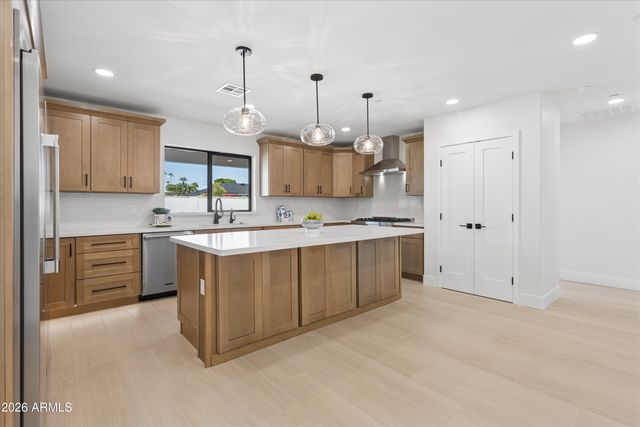 8236 E CAMBRIDGE Avenue, Scottsdale, AZ 85257