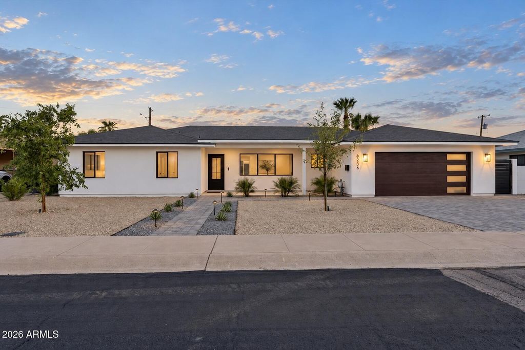 8236 E CAMBRIDGE Avenue, Scottsdale, AZ 85257 — photo 2