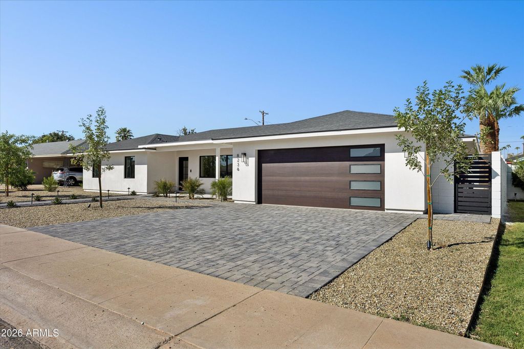 8236 E CAMBRIDGE Avenue, Scottsdale, AZ 85257 — photo 3