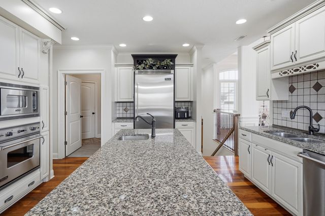 4710 WINDING WOOD CT, Columbia, MO 65203