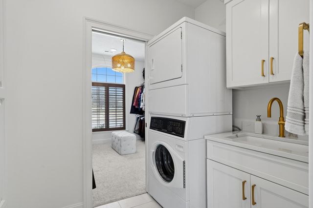 4710 WINDING WOOD CT, Columbia, MO 65203