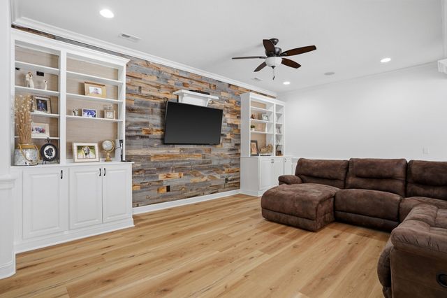 4710 WINDING WOOD CT, Columbia, MO 65203