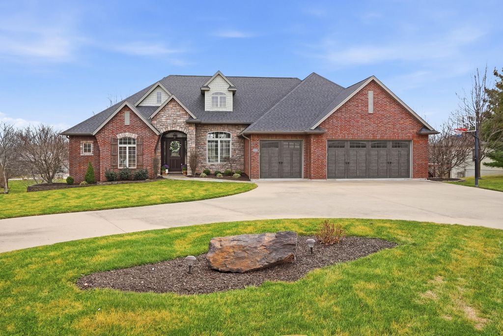 4710 WINDING WOOD CT, Columbia, MO 65203