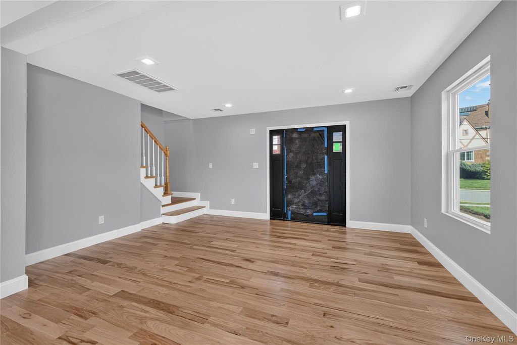 34 Wilson Road, Valley Stream, NY 11581 — photo 4