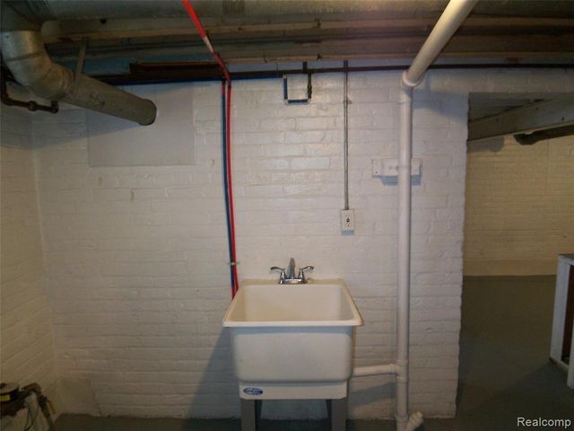 7259 Packard Avenue, Warren, MI 48091