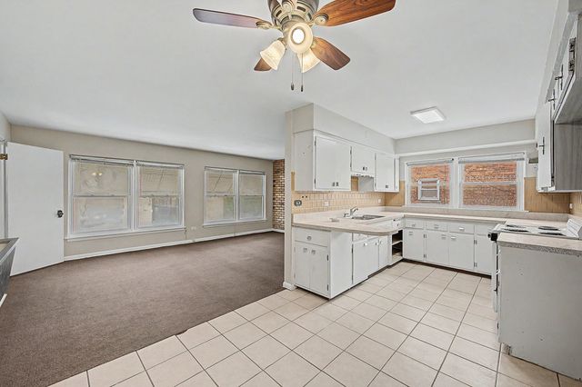 5810 W 35th Street, Cicero, IL 60804