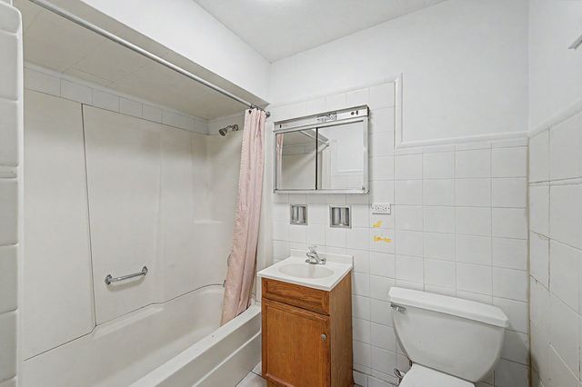 5810 W 35th Street, Cicero, IL 60804