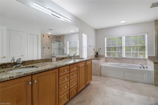 8271 Laurel Lakes WAY, Naples, FL 34119