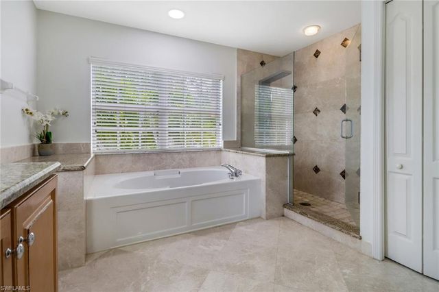 8271 Laurel Lakes WAY, Naples, FL 34119