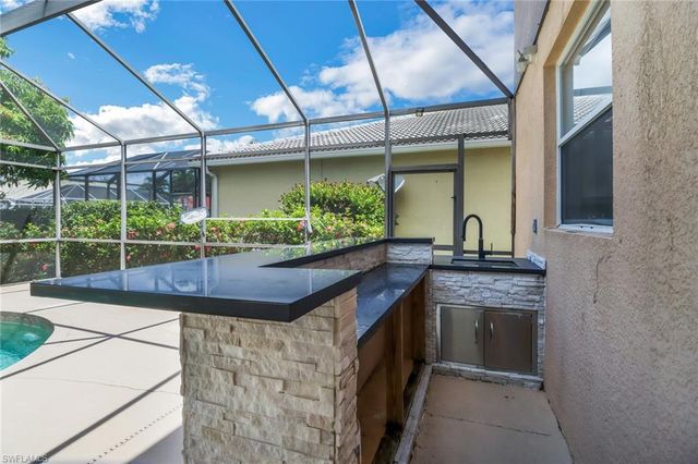 8271 Laurel Lakes WAY, Naples, FL 34119