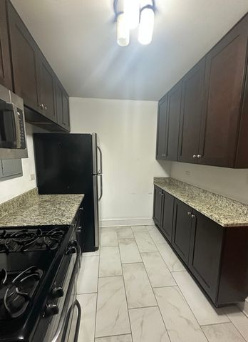 2333 W Farwell Avenue 1S, Chicago, IL 60645