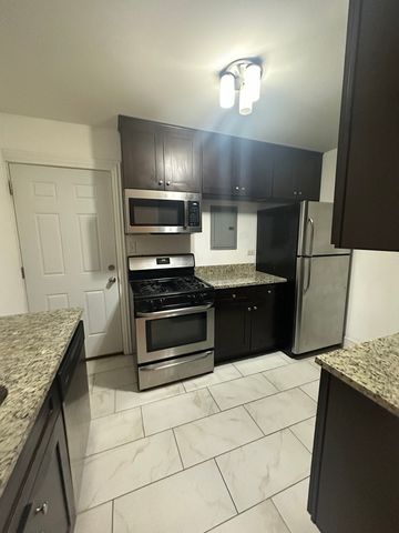 2333 W Farwell Avenue 1S, Chicago, IL 60645