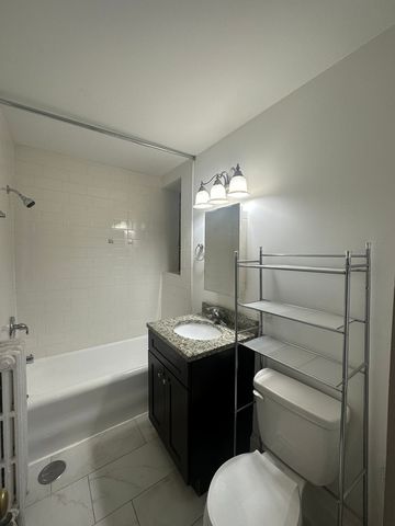 2333 W Farwell Avenue 1S, Chicago, IL 60645