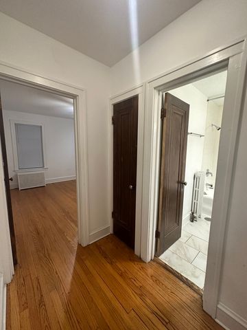 2333 W Farwell Avenue 1S, Chicago, IL 60645