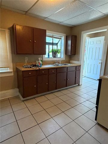 4619 E 8Th Street, Kansas City, MO 64124