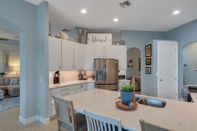 660 Tangelo Circle SW, Vero Beach, FL 32968