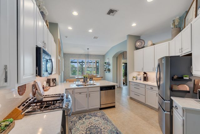 660 Tangelo Circle SW, Vero Beach, FL 32968