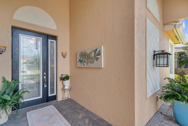 660 Tangelo Circle SW, Vero Beach, FL 32968