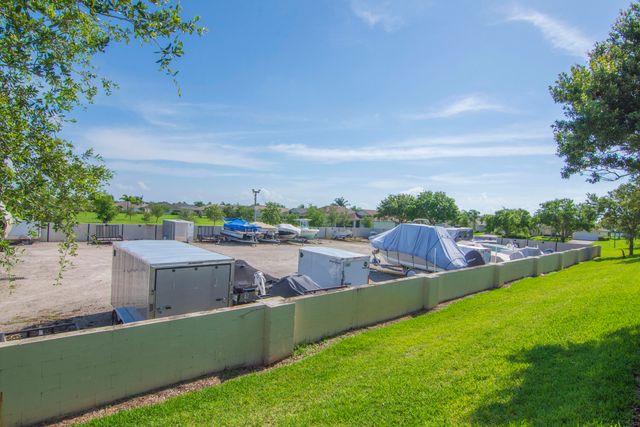 660 Tangelo Circle SW, Vero Beach, FL 32968