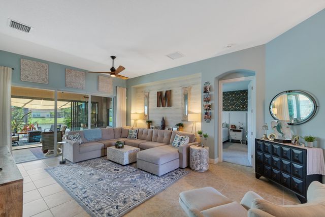 660 Tangelo Circle SW, Vero Beach, FL 32968