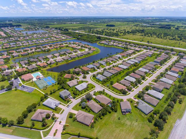 660 Tangelo Circle SW, Vero Beach, FL 32968