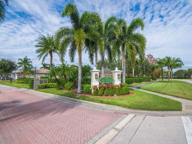 660 Tangelo Circle SW, Vero Beach, FL 32968