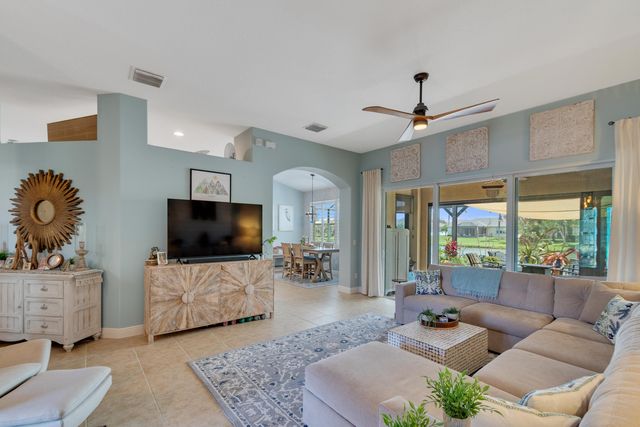 660 Tangelo Circle SW, Vero Beach, FL 32968