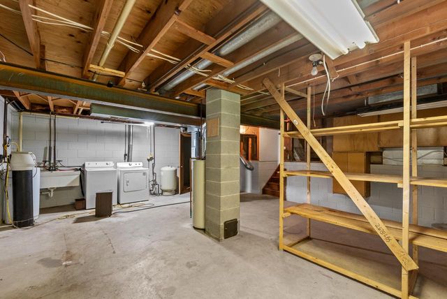 3657 Pleasant Valley ROAD, West Bend, WI 53095