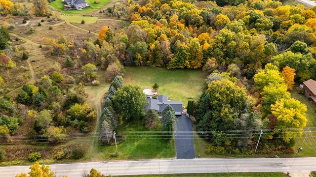 3657 Pleasant Valley ROAD, West Bend, WI 53095