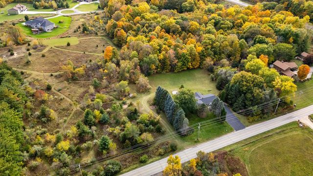 3657 Pleasant Valley ROAD, West Bend, WI 53095