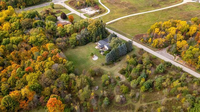 3657 Pleasant Valley ROAD, West Bend, WI 53095