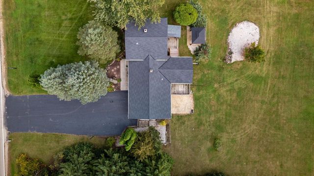 3657 Pleasant Valley ROAD, West Bend, WI 53095