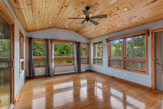 3657 Pleasant Valley ROAD, West Bend, WI 53095