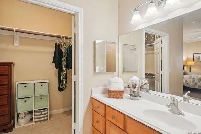 6160 Eckhert Rd Apt 301, San Antonio, TX 78240