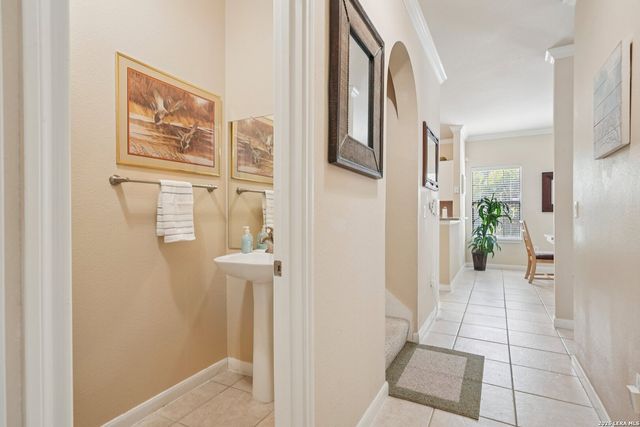 6160 Eckhert Rd Apt 301, San Antonio, TX 78240