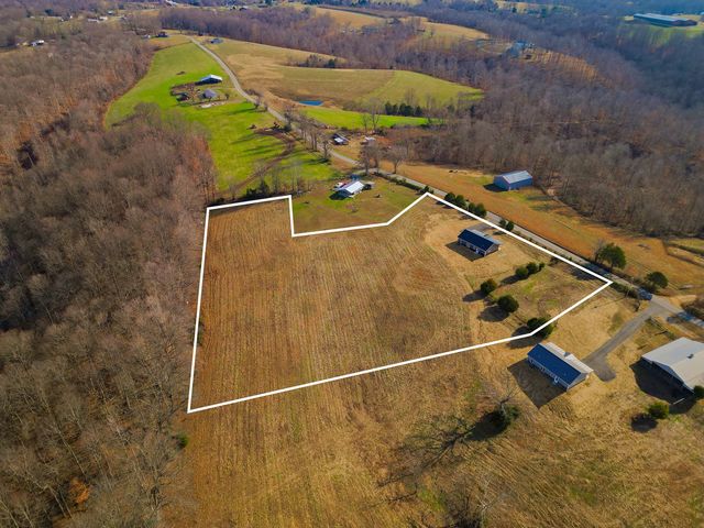 2679 Dotson Rd, Lafayette, TN 37083