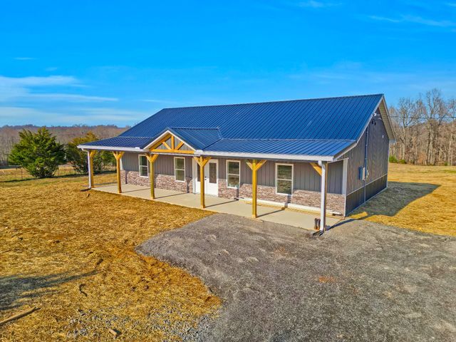 2679 Dotson Rd, Lafayette, TN 37083