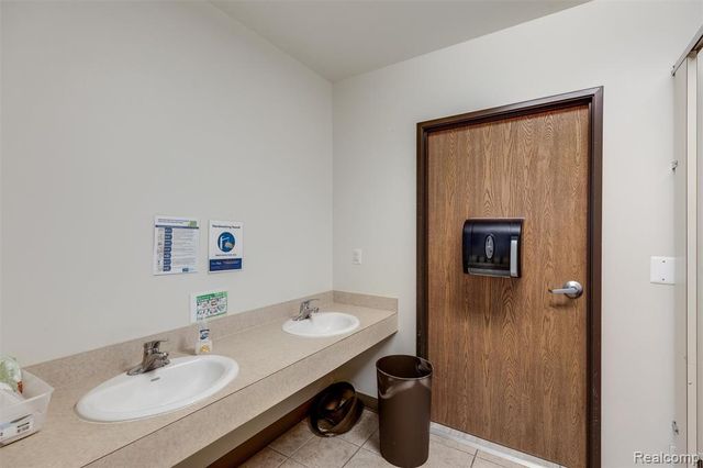 2405 W Mcnichols Road, Detroit, MI 48219