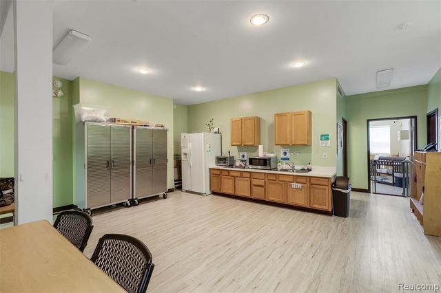 2405 W Mcnichols Road, Detroit, MI 48219