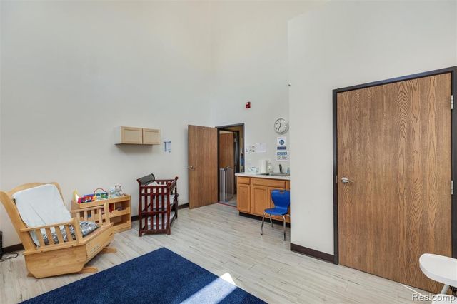 2405 W Mcnichols Road, Detroit, MI 48219