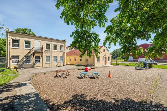 2405 W Mcnichols Road, Detroit, MI 48219
