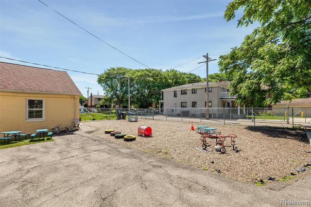 2405 W Mcnichols Road, Detroit, MI 48219