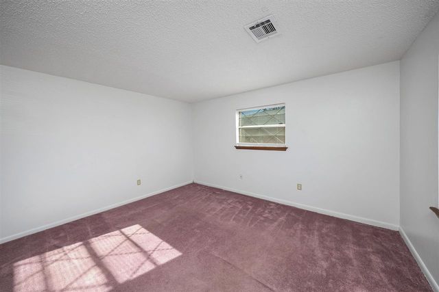 307 NW 63rd St, Lawton, OK 73505